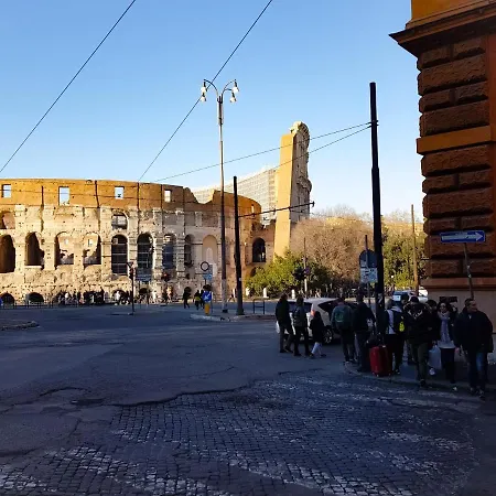Apartment Giulia's Coliseum